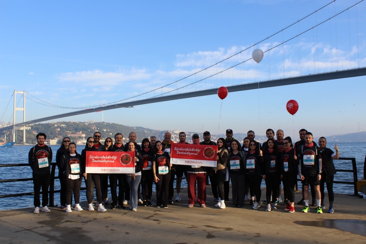 İstanbul Maratonu Rossmann gönüllü koşu ekibi